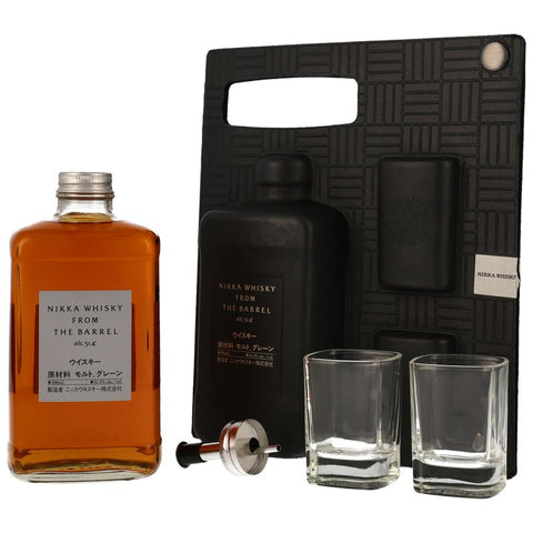 Whisky Nikka du tonneau avec verre de GP