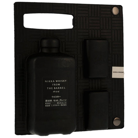 Whisky Nikka du tonneau avec verre de GP