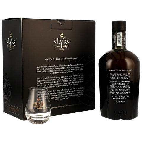 Whisky de malt Slyrs avec verre